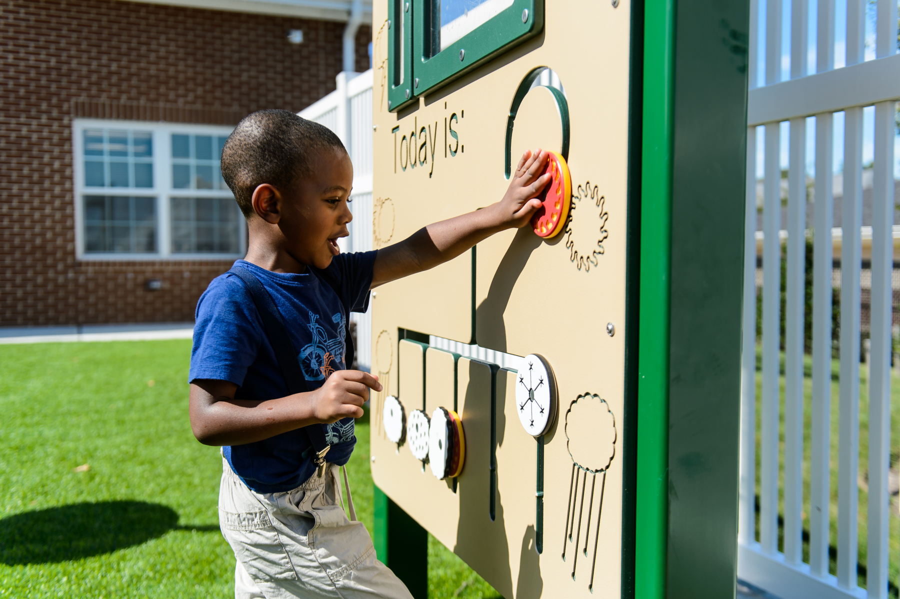 The-Goddard-School-MD-Science-Math-Pre-School-Weather-Station-View-07